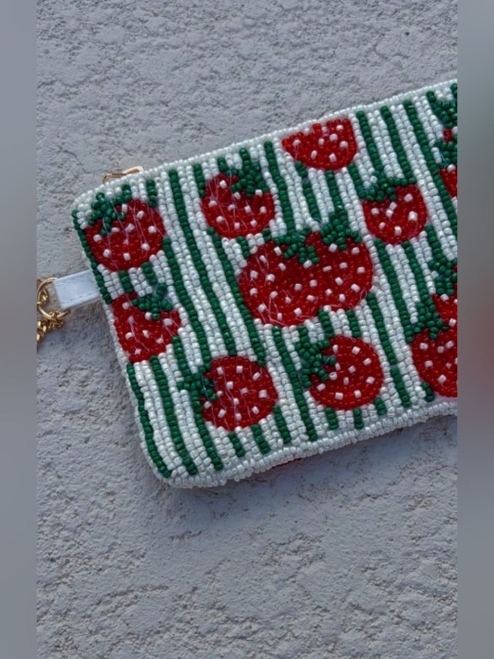 VIRAL BEADED BAGS - STRAWBERRY WALLET 2026 - Picture 6 of 8